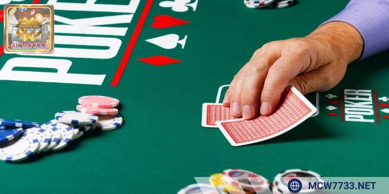 Quy trình chia bài từ tẩy đến chung trong Poker